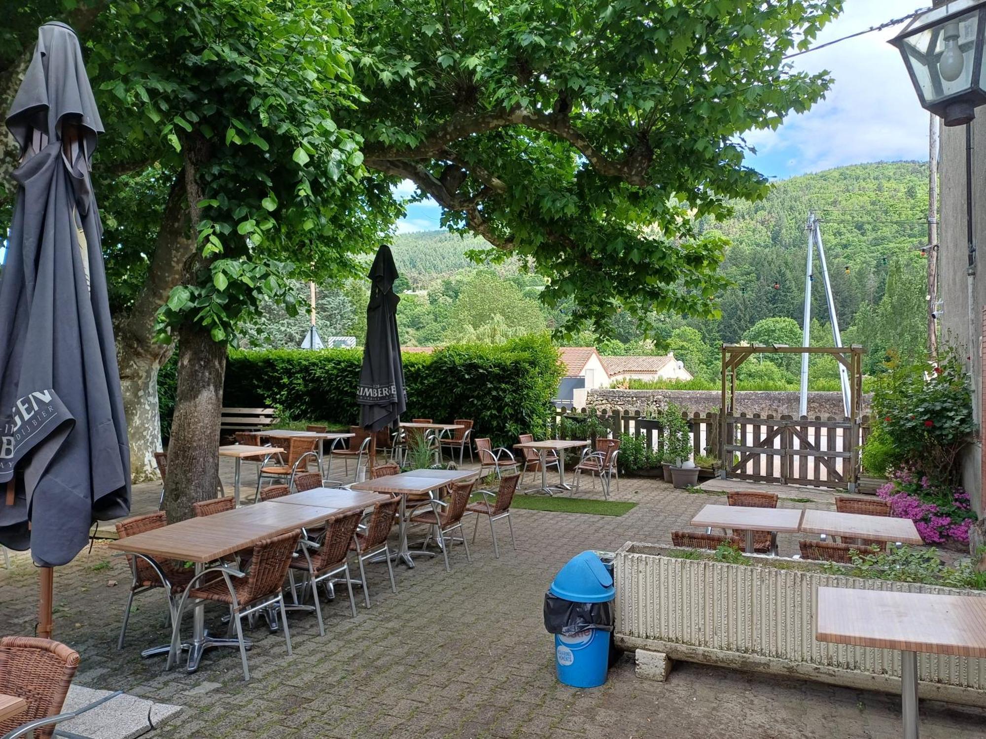 Auberge Des Platanes Villevocance Kültér fotó